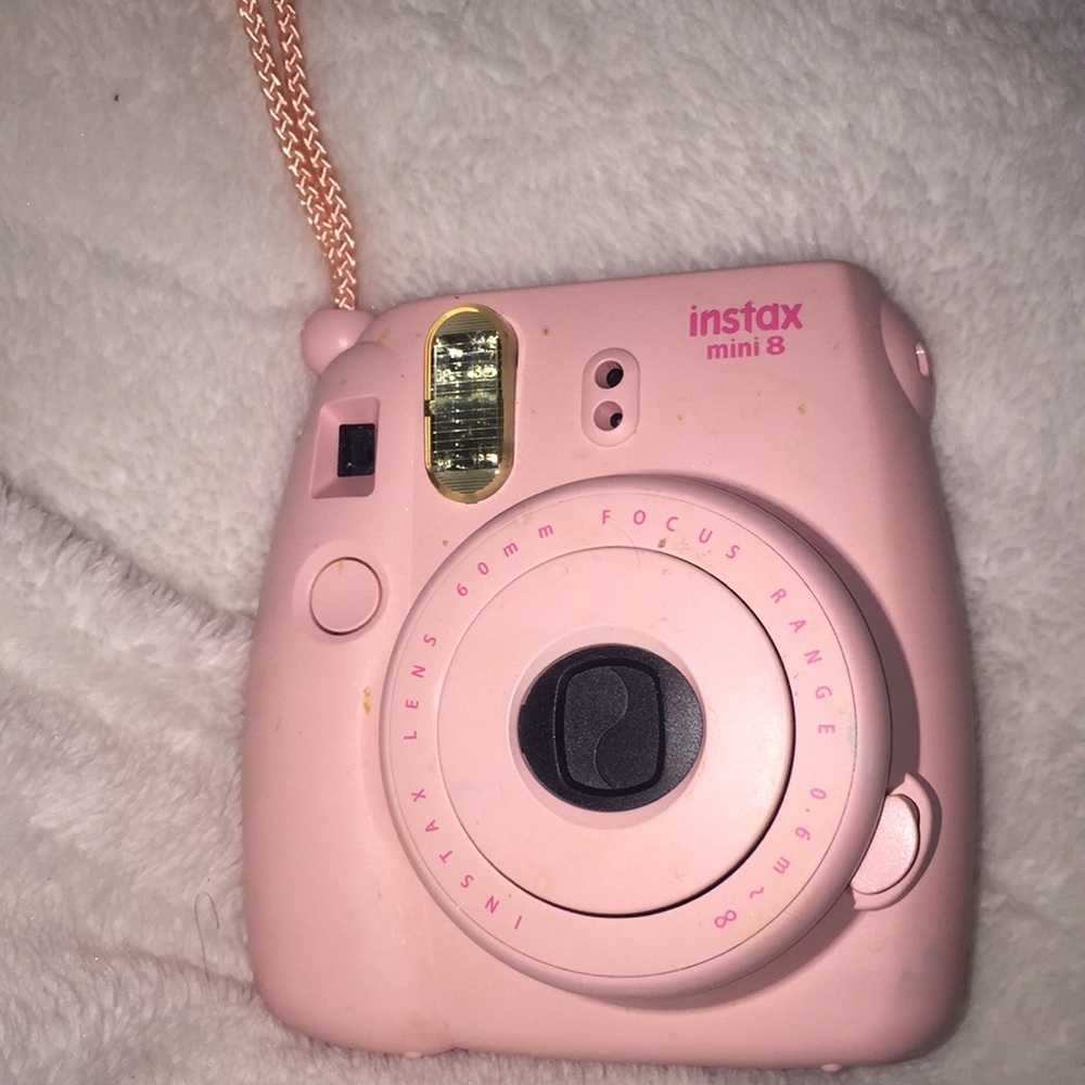 I’m selling a Polaroid